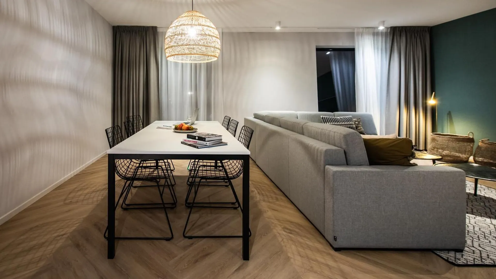Numa Amsterdam Docklands Aparthotel 4*,